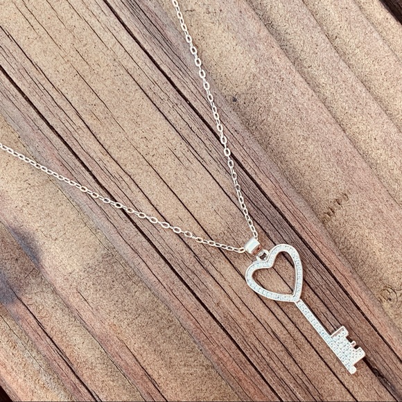 HEART KEY ♡ Cubic Zirconia Necklace GIFT - Picture 4 of 10